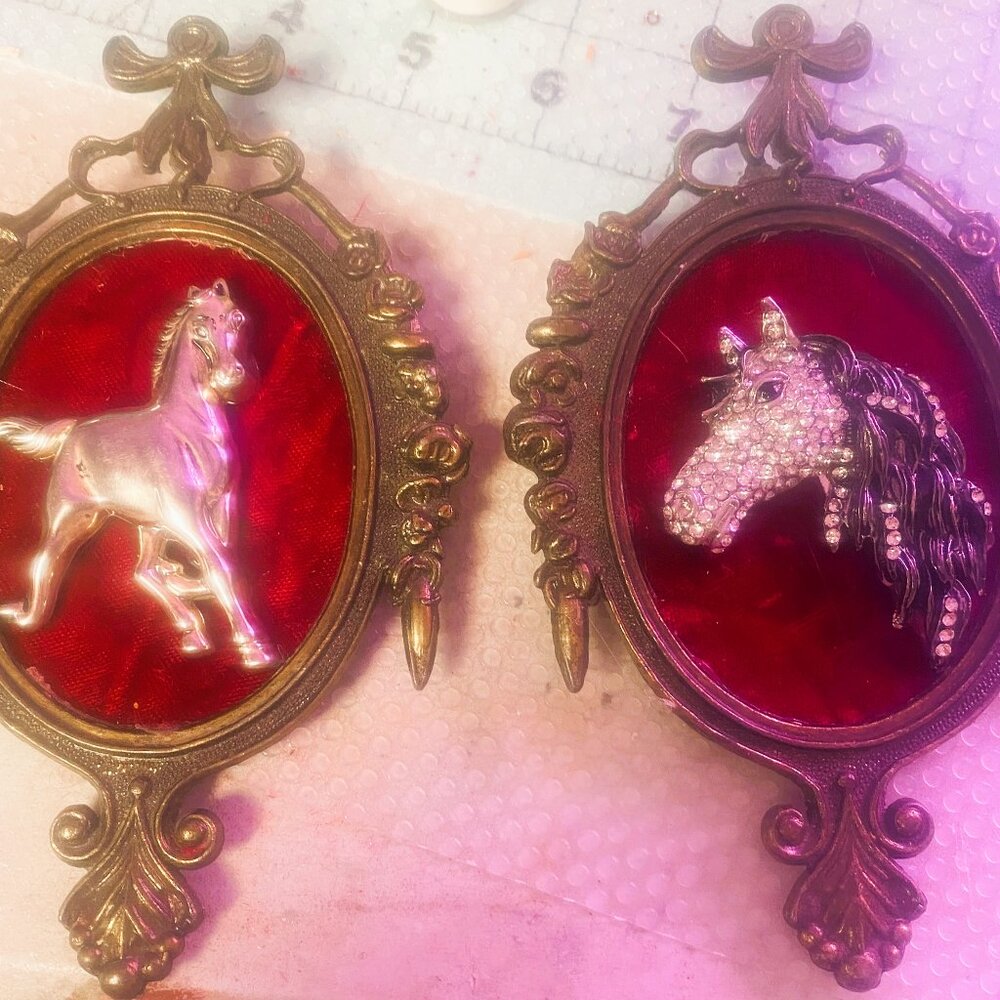 Set of Broocg Art Derby HOrses